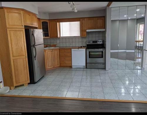 B-244 Northlake Drive, Waterloo, ON - Indoor Photo Showing Kitchen