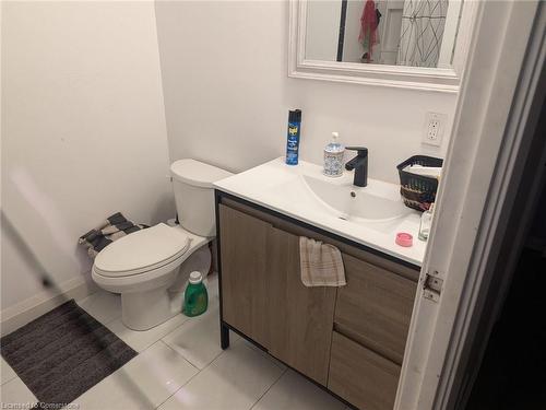 B-244 Northlake Drive, Waterloo, ON - Indoor Photo Showing Bathroom