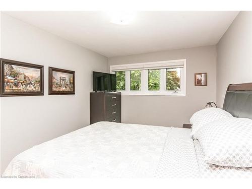 36 Ruskview Road, Kitchener, ON - Indoor Photo Showing Bedroom