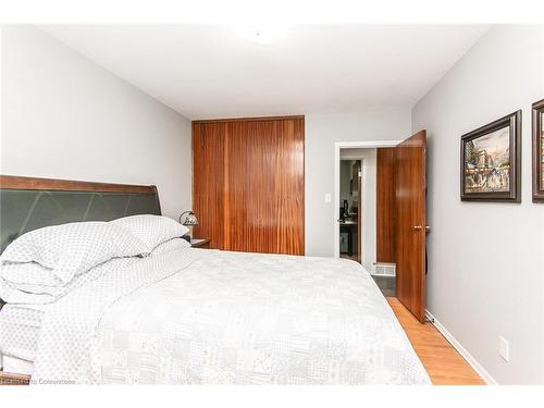 36 Ruskview Road, Kitchener, ON - Indoor Photo Showing Bedroom