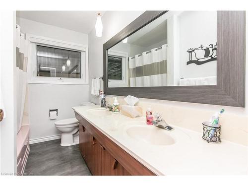 36 Ruskview Road, Kitchener, ON - Indoor Photo Showing Bathroom