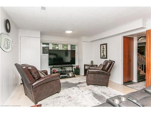 36 Ruskview Road, Kitchener, ON - Indoor Photo Showing Living Room