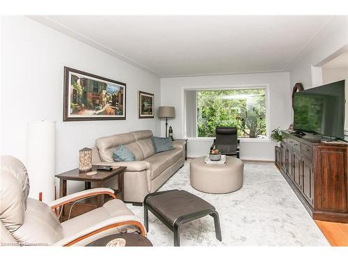 36 Ruskview Road, Kitchener, ON - Indoor Photo Showing Living Room