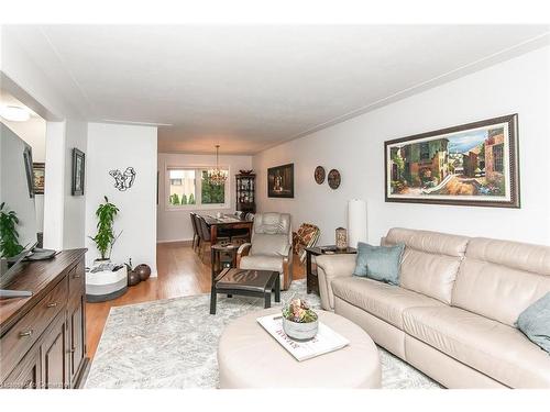 36 Ruskview Road, Kitchener, ON - Indoor Photo Showing Living Room