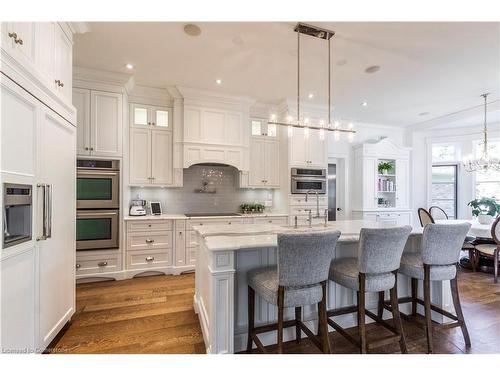 18 Crescent Place, Cambridge, ON - Indoor Photo Showing Kitchen With Upgraded Kitchen