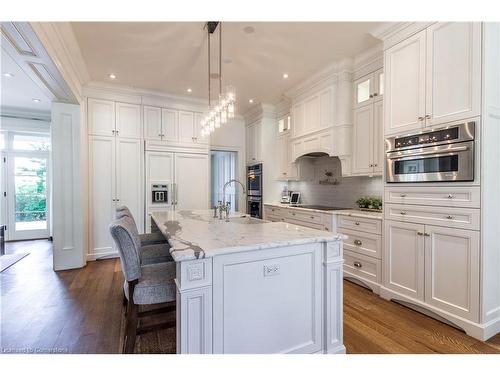 18 Crescent Place, Cambridge, ON - Indoor Photo Showing Kitchen With Upgraded Kitchen