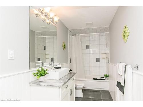 130 Chandos Drive, Kitchener, ON - Indoor Photo Showing Bathroom