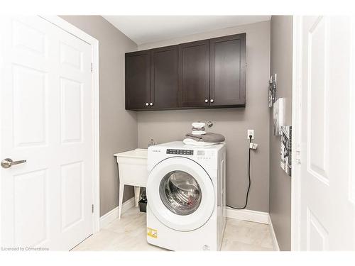 130 Chandos Drive, Kitchener, ON - Indoor Photo Showing Laundry Room