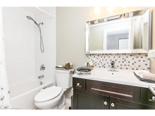 130 Chandos Drive, Kitchener, ON - Indoor Photo Showing Bathroom