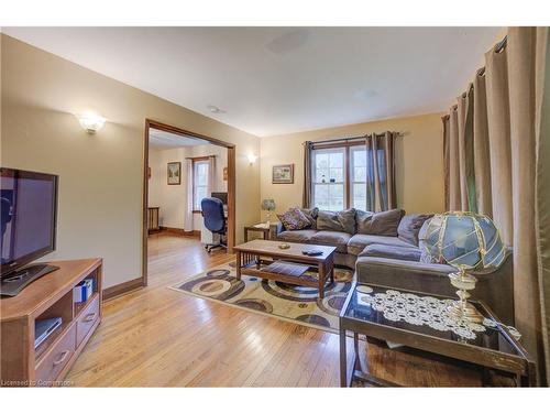 1447 Sheffield Road, Cambridge, ON - Indoor Photo Showing Living Room