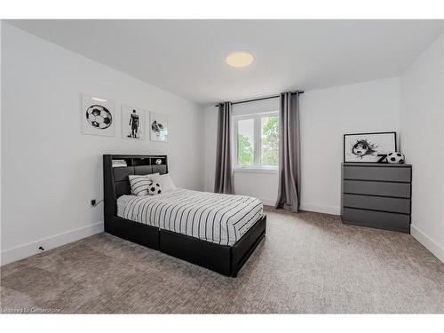 195 Riverbank Drive, Cambridge, ON - Indoor Photo Showing Bedroom