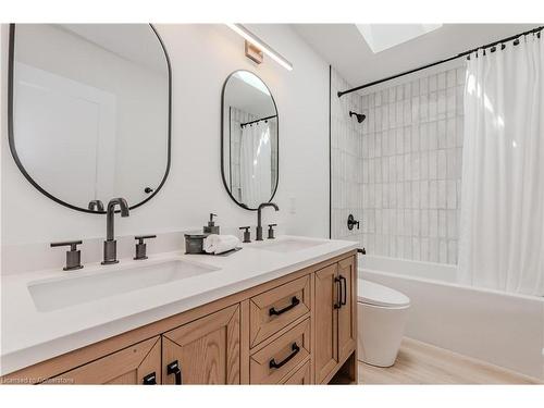 195 Riverbank Drive, Cambridge, ON - Indoor Photo Showing Bathroom