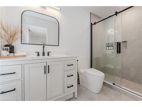 195 Riverbank Drive, Cambridge, ON - Indoor Photo Showing Bathroom