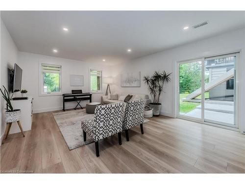 195 Riverbank Drive, Cambridge, ON - Indoor Photo Showing Living Room