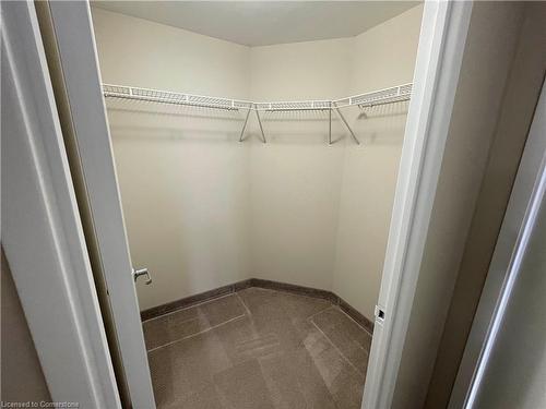 411-239 Auburn Drive, Waterloo, ON - Indoor With Storage