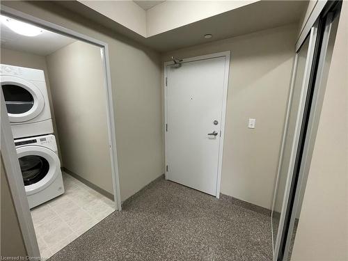 411-239 Auburn Drive, Waterloo, ON - Indoor Photo Showing Laundry Room