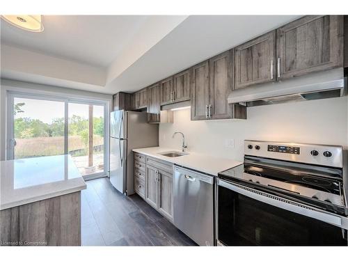 J39-15 Stauffer Woods Trail, Kitchener, ON - Indoor Photo Showing Kitchen