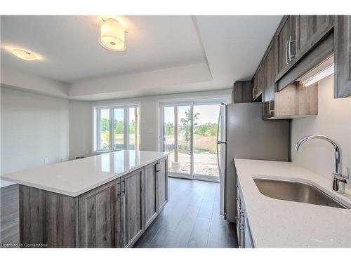 J39-15 Stauffer Woods Trail, Kitchener, ON - Indoor Photo Showing Kitchen