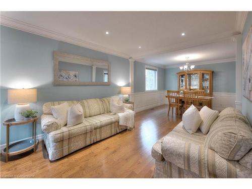 532 Silvermeadow Place, Waterloo, ON - Indoor Photo Showing Living Room