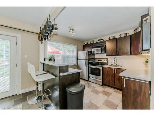 88 Charles Best Place, Kitchener, ON - Indoor Photo Showing Kitchen