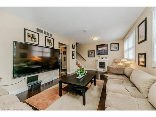 88 Charles Best Place, Kitchener, ON - Indoor Photo Showing Living Room