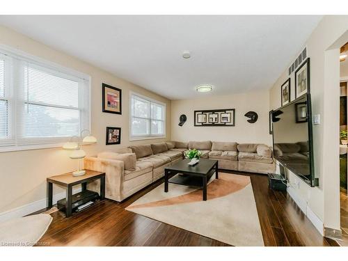 88 Charles Best Place, Kitchener, ON - Indoor Photo Showing Living Room