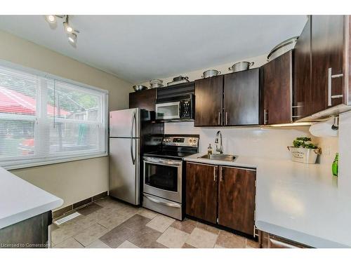 88 Charles Best Place, Kitchener, ON - Indoor Photo Showing Kitchen