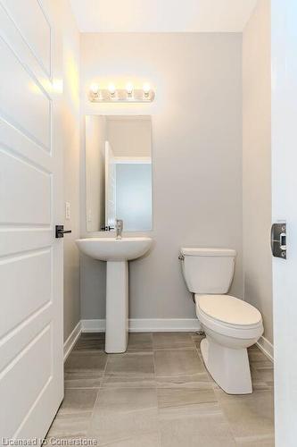 2-9A Maple Street, Perth East, ON - Indoor Photo Showing Bathroom