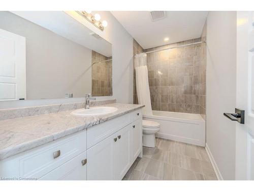 2-9A Maple Street, Perth East, ON - Indoor Photo Showing Bathroom