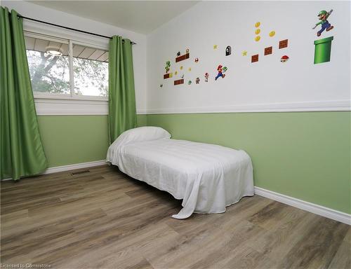 75 Stewart Avenue, Cambridge, ON - Indoor Photo Showing Bedroom