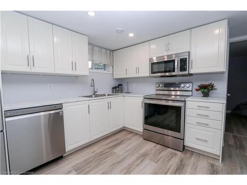 75 Stewart Avenue, Cambridge, ON - Indoor Photo Showing Kitchen