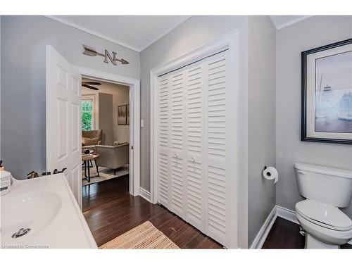 144 Queen Street E, Cambridge, ON - Indoor Photo Showing Bathroom