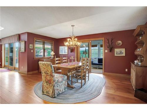 6690 Gore Road, Puslinch, ON - Indoor Photo Showing Dining Room