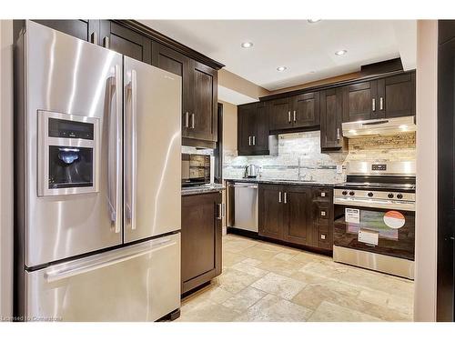 15 Mcwilliams Court, Cambridge, ON - Indoor Photo Showing Kitchen