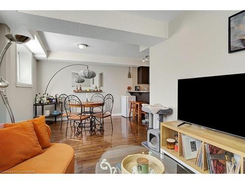 51 Third Avenue, Kitchener, ON - Indoor Photo Showing Living Room