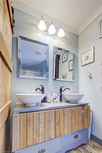 225 Inkerman Street, Palmerston, ON - Indoor Photo Showing Bathroom