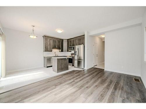 121 Sunflower Place, Welland, ON - Indoor Photo Showing Kitchen