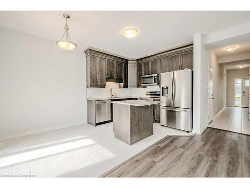 121 Sunflower Place, Welland, ON - Indoor Photo Showing Kitchen