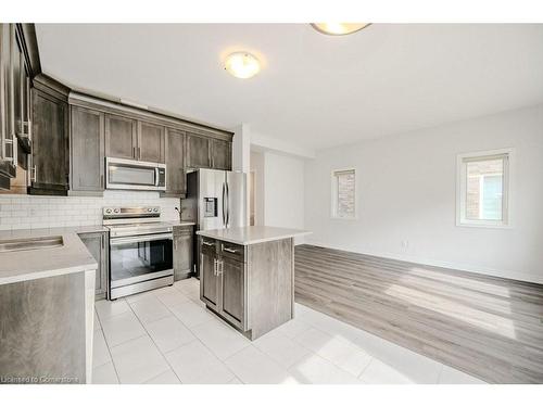 121 Sunflower Place, Welland, ON - Indoor Photo Showing Kitchen With Double Sink