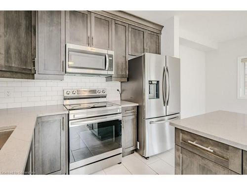 121 Sunflower Place, Welland, ON - Indoor Photo Showing Kitchen