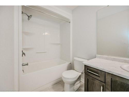 121 Sunflower Place, Welland, ON - Indoor Photo Showing Bathroom