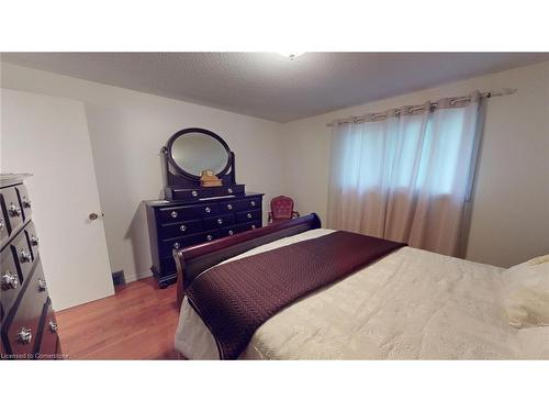 119 Hillbrook Crescent, Kitchener, ON - Indoor Photo Showing Bedroom