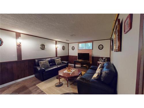 119 Hillbrook Crescent, Kitchener, ON - Indoor Photo Showing Living Room