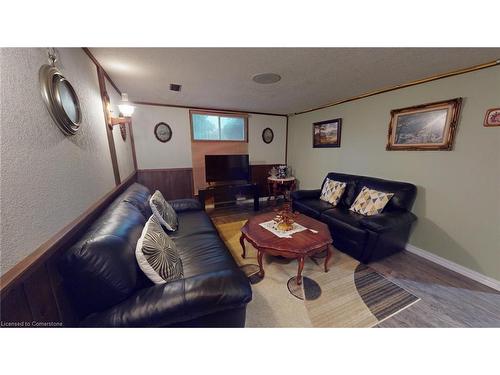 119 Hillbrook Crescent, Kitchener, ON - Indoor Photo Showing Living Room