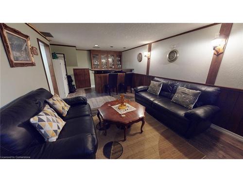 119 Hillbrook Crescent, Kitchener, ON - Indoor Photo Showing Living Room