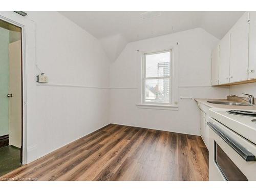 20 Brunswick Avenue, Kitchener, ON - Indoor Photo Showing Kitchen