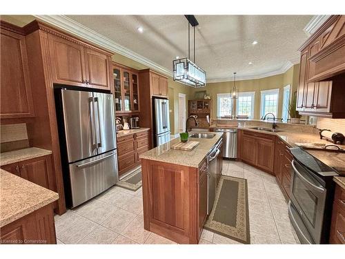 1794 Seaton Road, Cambridge, ON - Indoor Photo Showing Kitchen With Double Sink