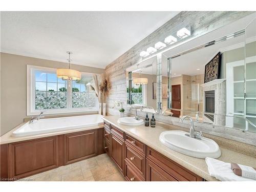 1794 Seaton Road, Cambridge, ON - Indoor Photo Showing Bathroom