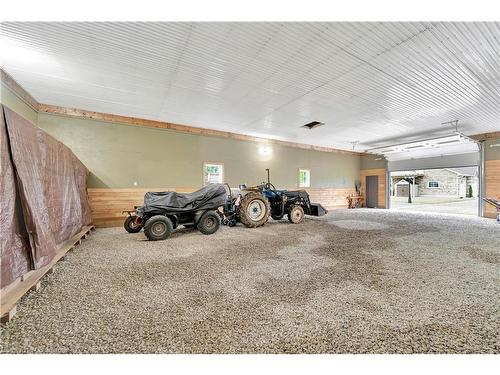 1794 Seaton Road, Cambridge, ON - Indoor Photo Showing Garage