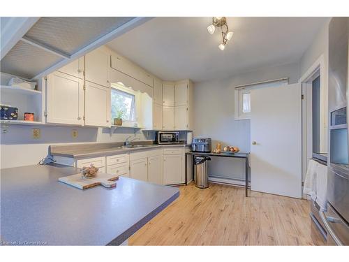 721 Waterloo Street, Mount Forest, ON - Indoor Photo Showing Kitchen